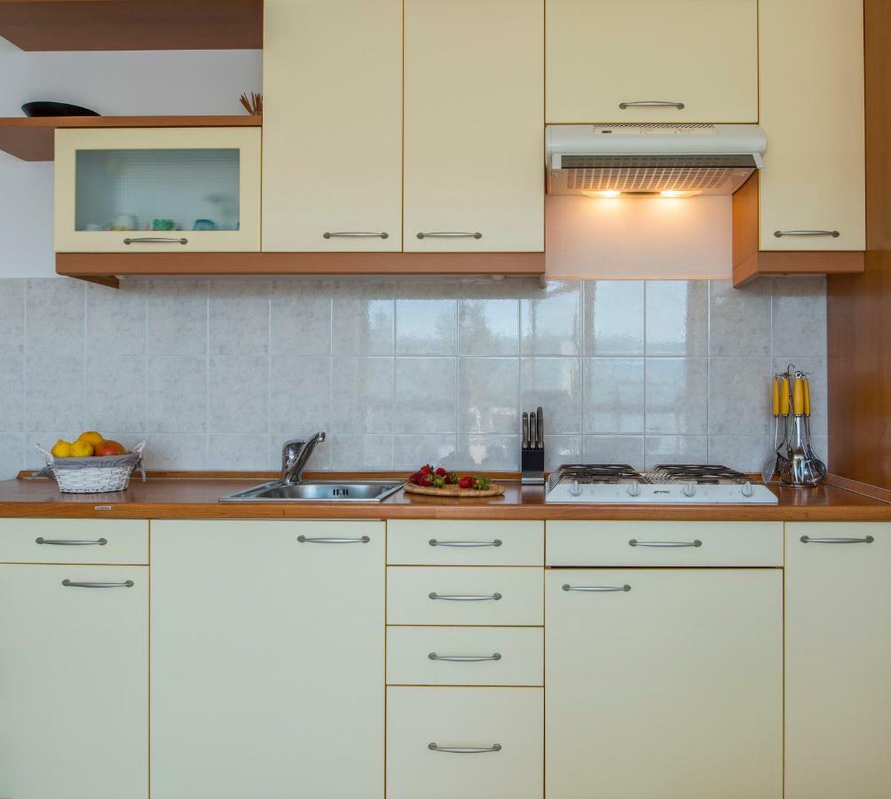 Lily Apartment Rabac Exterior foto